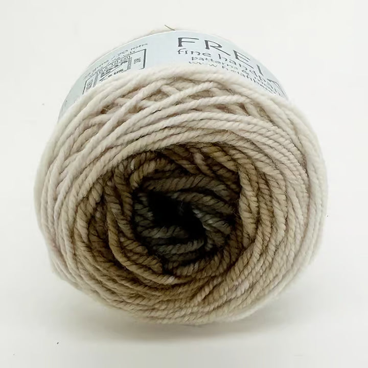 Freia Minikins - Ombre Superwash Sport Desert Camel#color_desert-camel